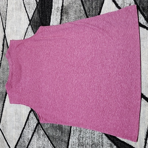 DIANE'S BOUTIQUE PATRIOTIC STARS & STRIPES MOUTH TOUGUE MAROON LARGE TANK-TOP - Picture 8 of 10